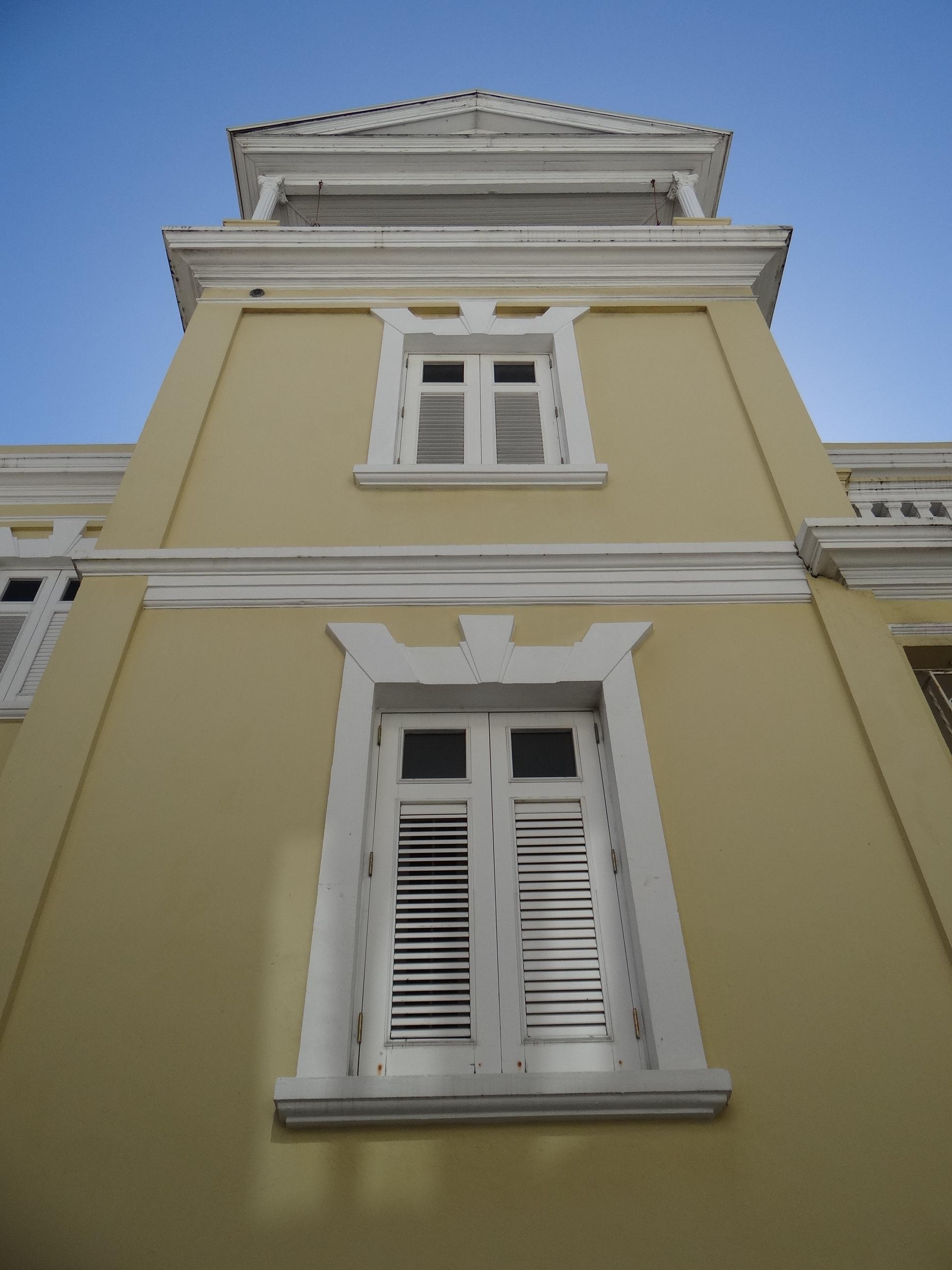 Casa La Giralda - Avenida Miramar, esquina calle Marti 651 - San Juan (Miramar) - 2014 00086